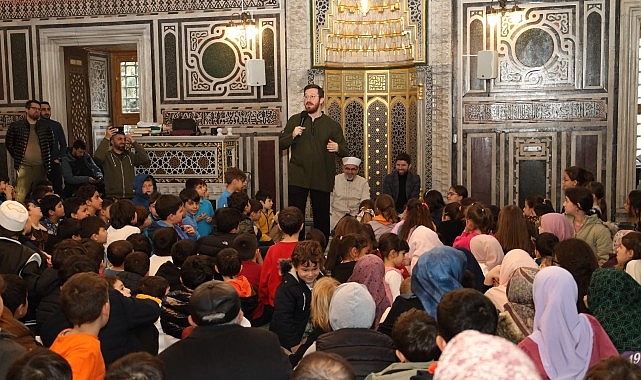 Ünlü YouTuber Sertaç Abi ile “Babamla İlk Saftayım” etkinliğinde camide