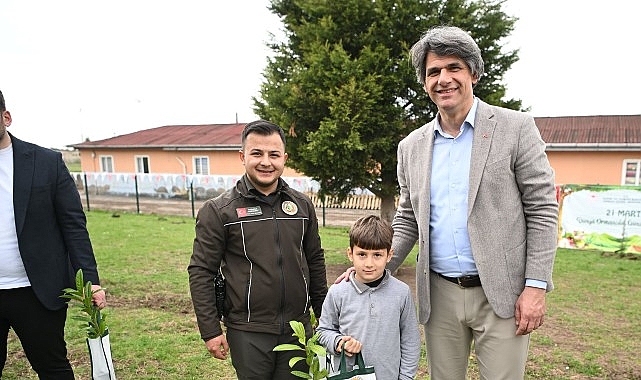 Başkan Kocaman Öğrencilerle Fidan Dikti    Kartepe Belediye