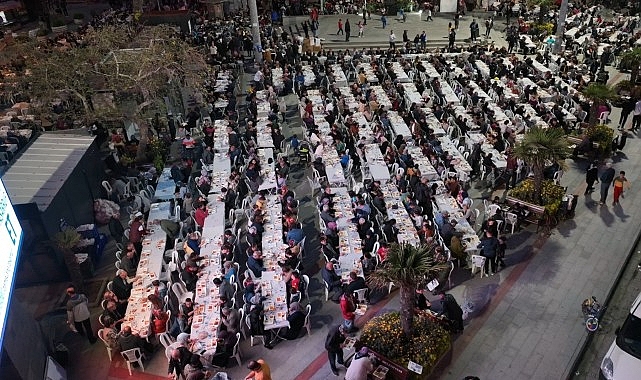 Burhaniye Ramazan Bayramına Hazır    Ramazan'ın birlik beraberlik