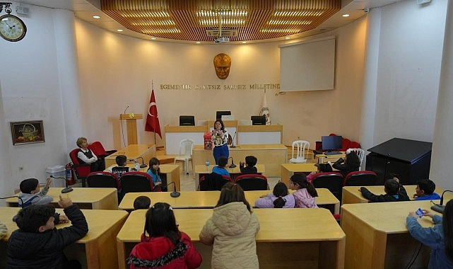 Burhaniyeli miniklerden örnek çevre duyarlılığı    Burhaniye Mehmet