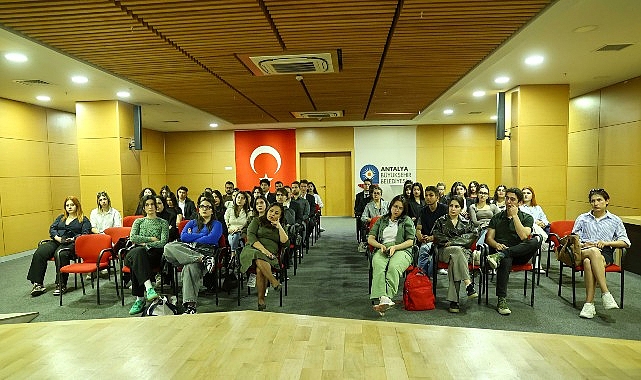 Büyükşehir’de gençlere Avrupa BirliğAntalya Büyükşehir Belediyesi Dış İlişkiler Dairesi Başkanlığı,