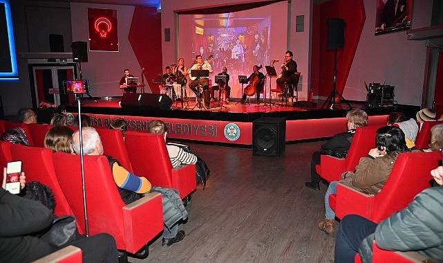 Manisa Büyükşehir Belediyesi tarafından düzenlenen ve sanatseverlerin büyük ilgi gösterdiği