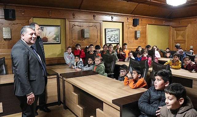 İlkokul Öğrencileri Başkan Sakarsu‘yu Ziyaret Etti    Bayındır