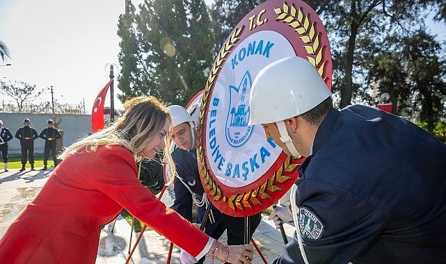 Konak Çanakkale şehitlerini andı       