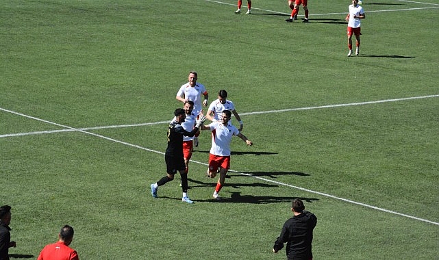 Lider üç puanı 5 golle kazandı     Ankara