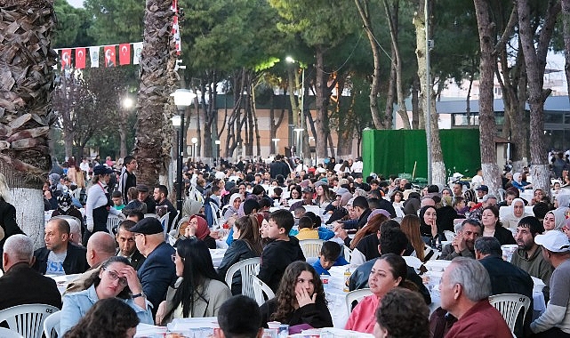 Menemen'de 10 bin kişilik Kadir Gecesi iftarı   