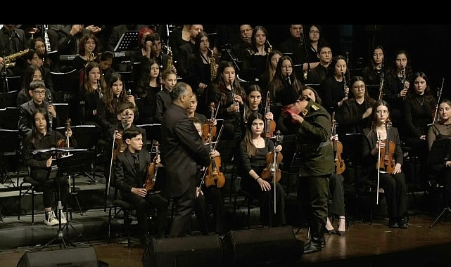 Oratoryo’da açılan Türk Bayrağı Şehit ailesine teslim edildi  