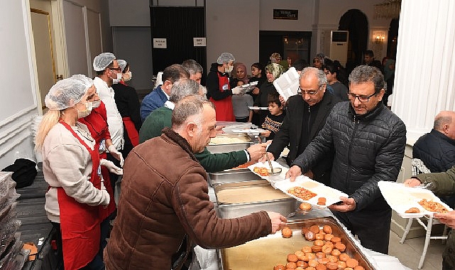 Osmangazi Belediyesi Panayırda iftar sofrası kurdu    Ramazan