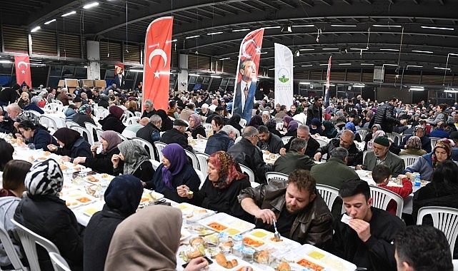 Osmangazi Belediyesi’nin iftar sofrası doldu taştı    -Başkan