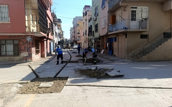 Akdeniz Belediyesi, yapılaşmanın hızlandığı bölgelerde yeni ve imarlı yollar açarken,