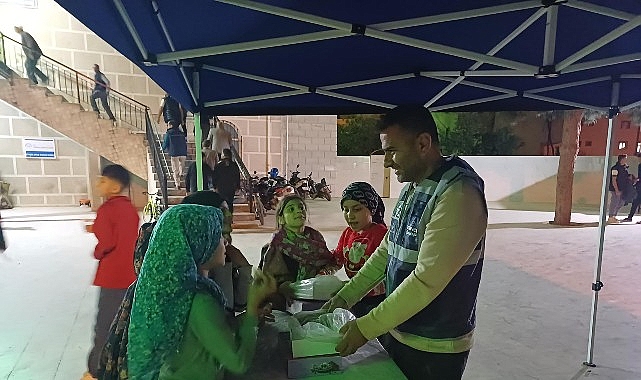 Torbalı Belediyesi’nden Camilerde Gül Suyu ve Lokum İkramı  