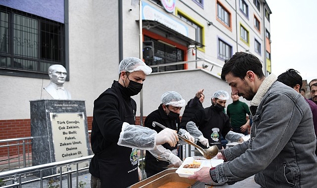 Yeşilova Mahallesi’nde 1000 kişilik iftar sofrası    Osmangazi