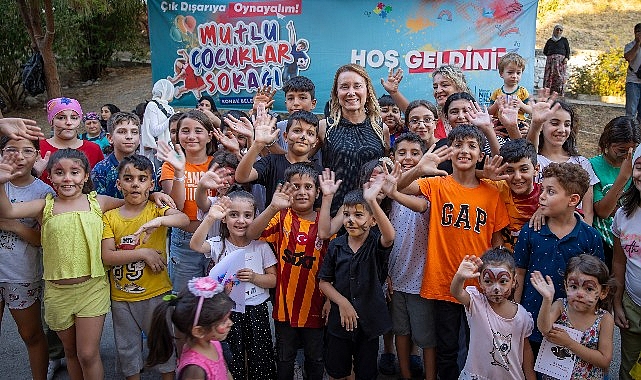Konak Belediyesi’nin 23 Nisan Ulusal Egemenlik ve Çocuk Bayramı’na özel