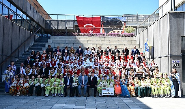 Lüleburgaz Belediyesi’nin 34’üncüsünü düzenlediği Uluslararası 23 Nisan Çocuk Şenliği, 23