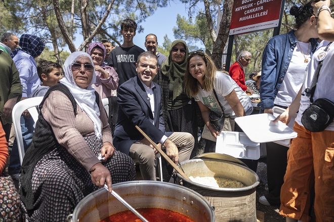 Mezitli Belediyesi tarafından düzenlenen “Yöresel Birlik, Beraberlik ve Dayanışma Sofrası”