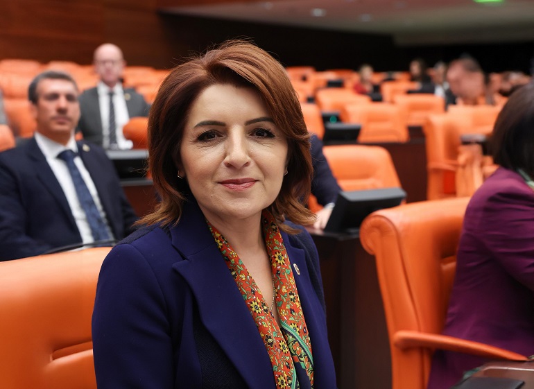 CHP Mersin Milletvekili Gülcan Kış, gençlerin Türkiye’de karşı karşıya kaldığı