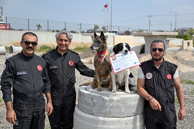 Mersin Büyükşehir Belediyesi İtfaiye Dairesi Başkanlığı’na bağlı Köpekli Arama Kurtarma