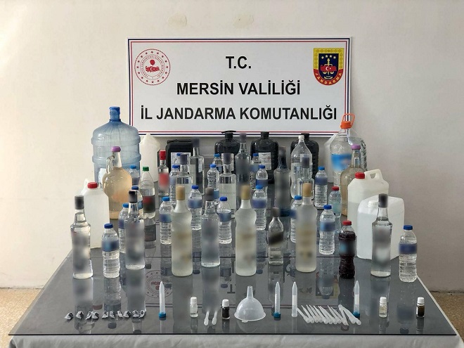 Mersin İl Jandarma Komutanlığı ekipleri sahte içki üretimi ve ticaretini