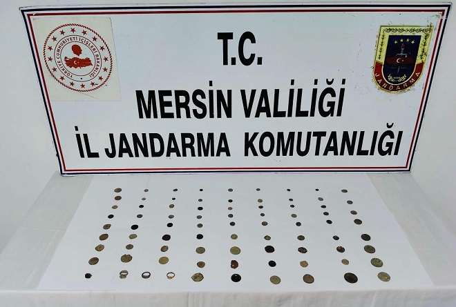 Mersin İl Jandarma Komutanlığı ekipleri tarihi eser kaçakçılığı yapan (1)