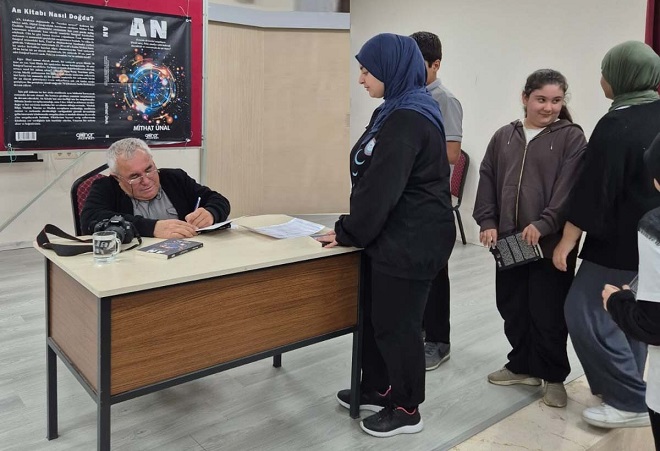 Gazeteci Ünal, AN Kitabını Şehit Yüksel Alçın Anadolu İmamhatip Lisesi