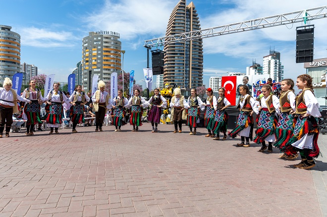 Binlerce çocuk Uluslararası Yenişehir Çocuk Festivali’nde buluştu… Mersin Yenişehir Belediyesi