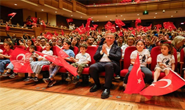 İzmir Büyükşehir Belediyesi'nin 23 Nisan Ulusal Egemenlik ve Çocuk Bayramı
