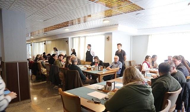 Efes Selçuk Belediyesi Akıncılar Huzurevi sakinleri, İzmir İl Eğitim Müdürlüğü’nün