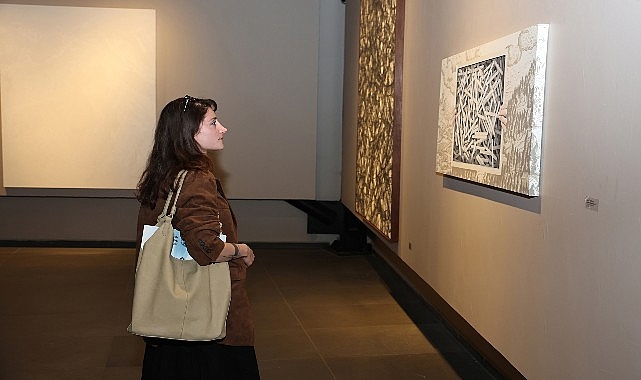 “Baktığın Yerde” isimli sergi, Nazım Hikmet Kültürevi’nde sanatseverlerle buluştu.