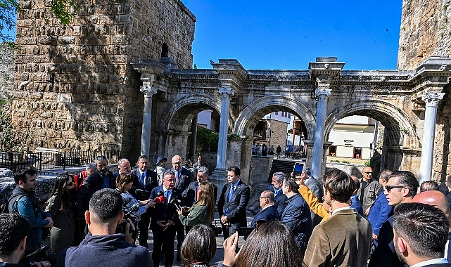 Antalya Büyükşehir Belediye Başkanı Muhittin Böcek, 15-22 Nisan Turizm Haftası