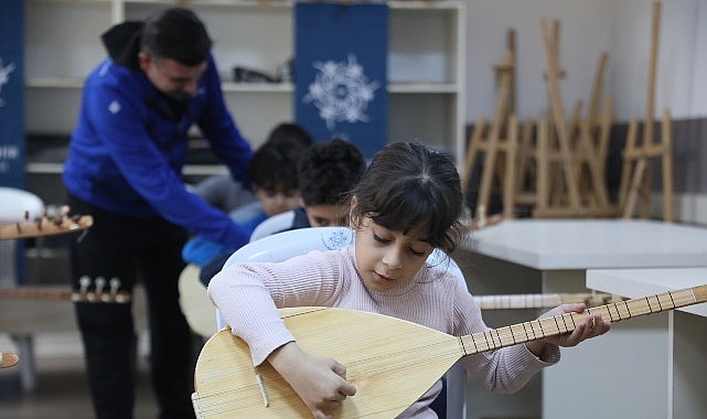 Aydın Büyükşehir Belediyesi tarafından her yaştan vatandaşa yönelik başlatılan güz