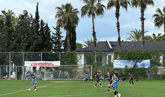 Başkan Topaloğlu’ndan geleceğin futbolcularına ziyaret      