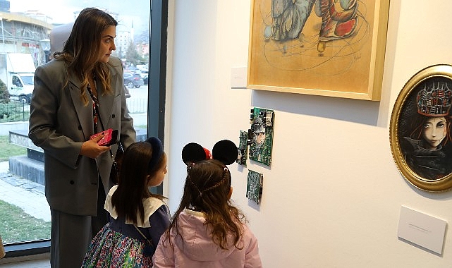 Çankaya Belediyesi, "Zamanın Kanatları" sergisini Başkentlilerle buluşturdu.