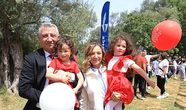 Güzelbahçe Belediyesi 23 Nisan Ulusal Egemenlik ve Çocuk Bayramı’nda çocuklar