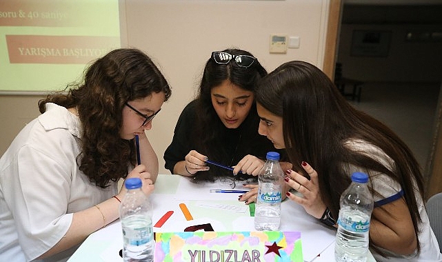 Karşıyakalı çocuk ve gençlere ücretsiz eğitim desteği sunan Karşıyaka Belediyesi