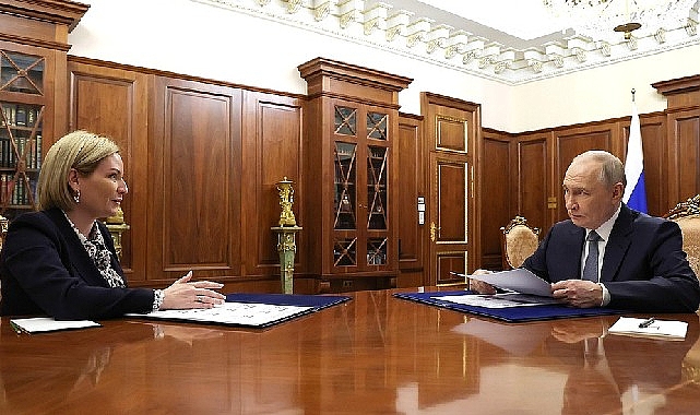 The Minister briefed the President on the modernisation of museums and libraries, the development of film studios in the Donetsk