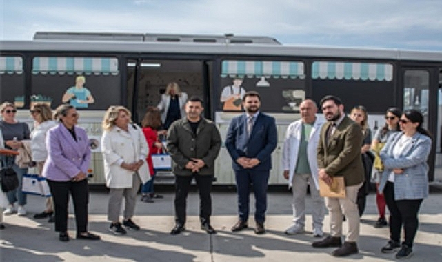 İzmir Büyükşehir Belediyesi Meslek Fabrikası’nın gençlere kahve hazırlama ve sunma