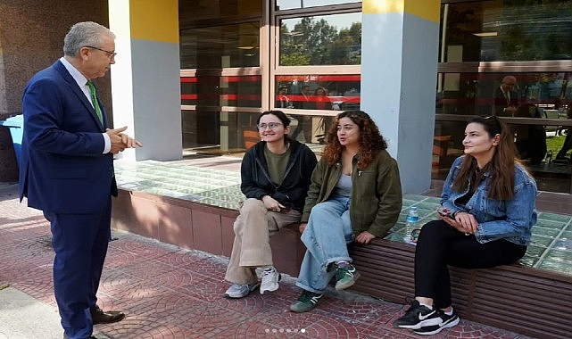Ege Üniversitesi(EÜ) Rektörü Prof.