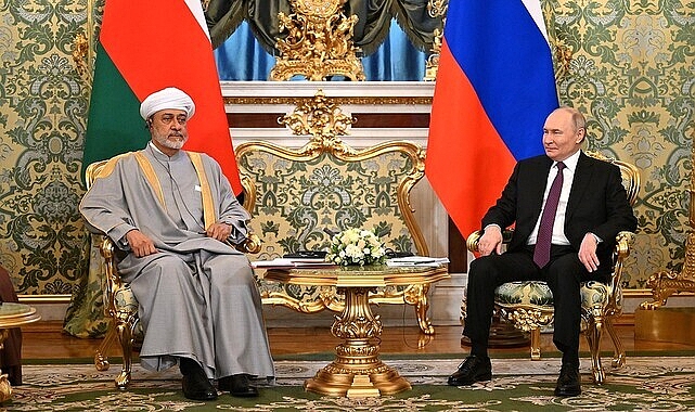 Before the meeting in the narrow format, the President of Russia hosted an official welcome ceremony