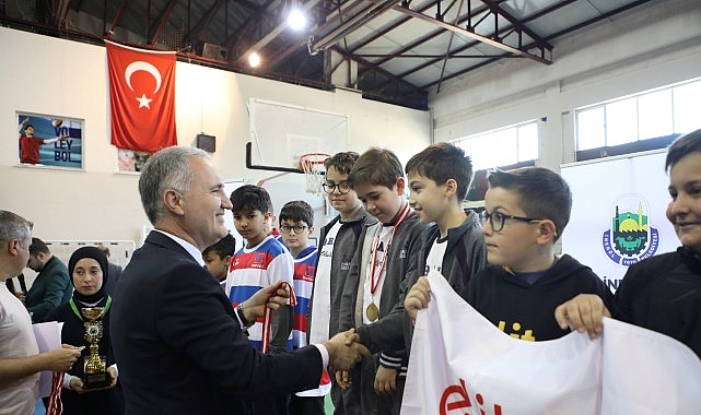İnegöl Belediyesi’nin bu yıl 8’incisini düzenlediği Okullar Arası Spor Festivali