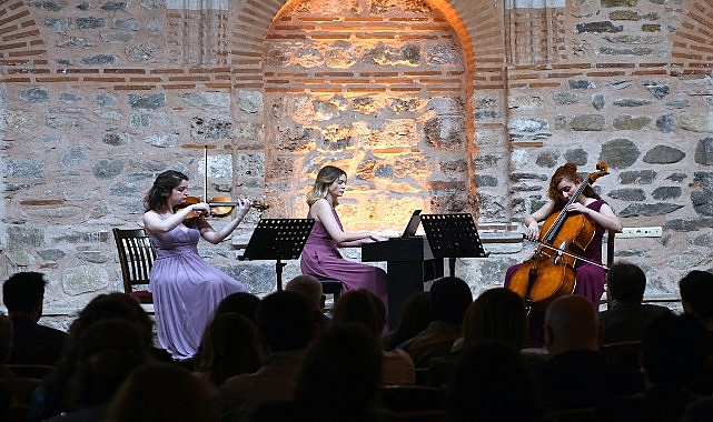 Osmangazi Belediyesi, düzenlediği Terra Trio konseri ile sanatseverlere uzun süre