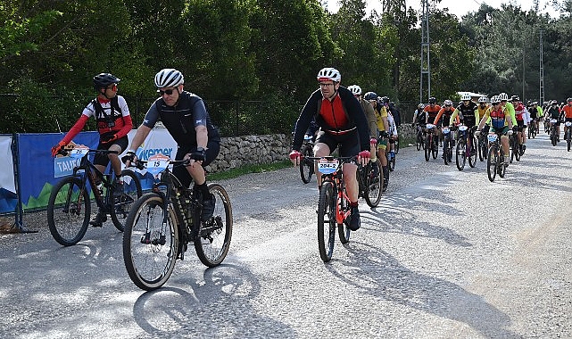 Kemer Belediyesi’nin ana sponsorluğunda Kemer Kaymakamlığı’nın koordinesinde bu yıl üçüncüsü