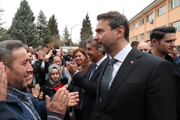 Enerji ve Tabii Kaynaklar Bakanı Alparslan Bayraktar, Suriye’nin başkenti Şam’a