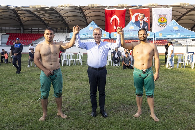 Mersin Büyükşehir Belediye Başkanı Vahap Seçer, Tarsus Belediyesi tarafından geleneksel