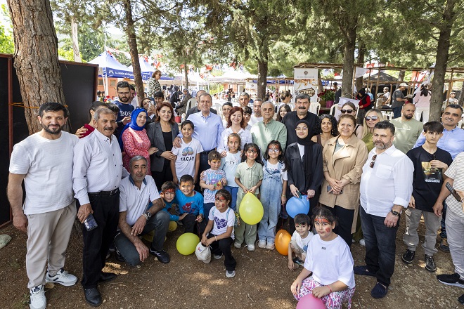 Mersin Büyükşehir Belediye Başkanı Vahap Seçer ve Meral Seçer, ‘Dünya