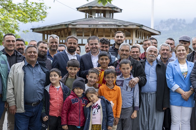 Mezitli Belediye Başkanı Ahmet Serkan Tuncer, halkın sorunlarını yerinde tespit