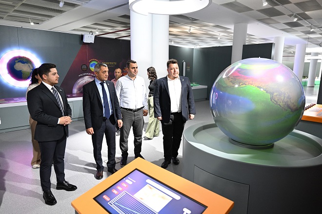 Mersin Büyükşehir Belediyesi’nin, bugünün küçüğü yarının büyüğü çocukların bilimin ışığında