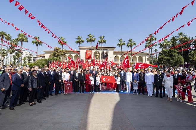 Mersin Büyükşehir Belediye Başkanı Vahap Seçer ve Meral Seçer, ‘19
