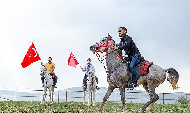 Anadolu Selçuklu Fotoğraf Derneği, üyelerine özel olarak KASK Atlı Safari