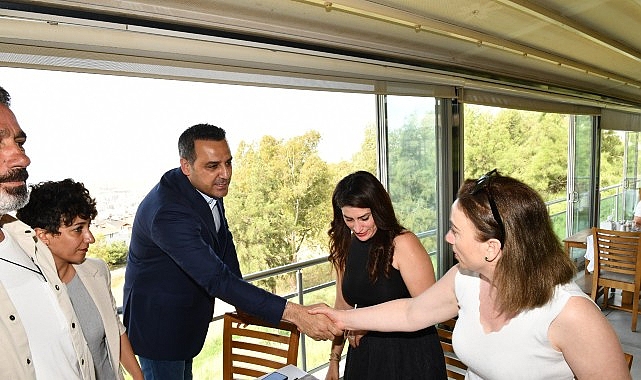 Çiğli Belediye Başkanı Onur Emrah Yıldız, ilçede görev yapan 26