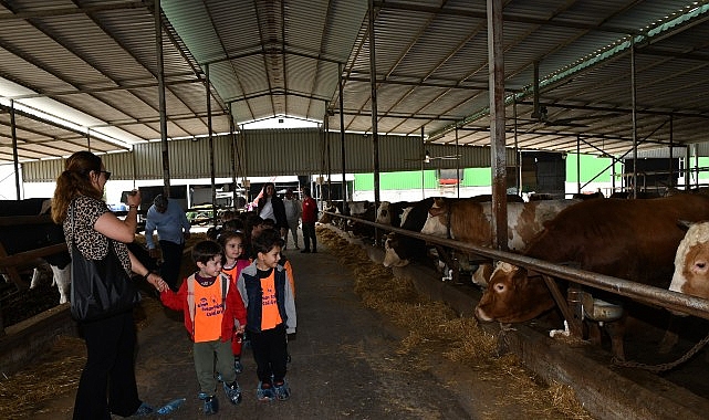 Çiğli Belediyesi, çocuklara doğayla iç içe bir gün yaşatmak amacıyla